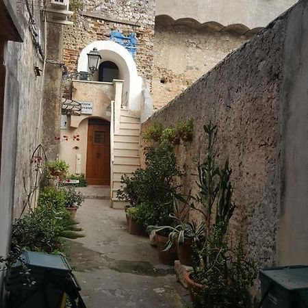 Torrione San Giovanni II Terracina Exteriér fotografie